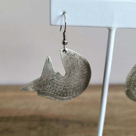 Silver etched metal fish shape earrings. - Picture 3 of 6